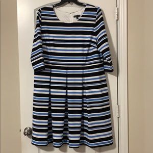 Beautiful dress! Perfect for summer!